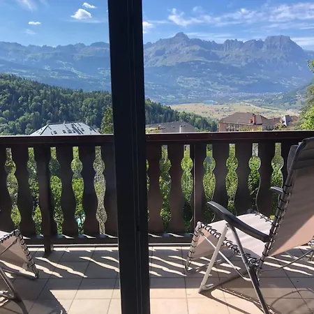 Taragan - Totally Refurbished 3 Bed Apt, St Gervais! شقة